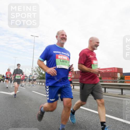 03.10.2025 - Köhlbrandbrückenlauf Matties Gatica Varas http://msf.ph/oto/9173049 03.10.2025 15:23:33 Position 3 9455 meine-sportfotos.de