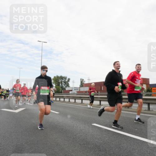 03.10.2025 - Köhlbrandbrückenlauf Matties Gatica Varas http://msf.ph/oto/9173051 03.10.2025 15:23:34 Position 3 8193 meine-sportfotos.de