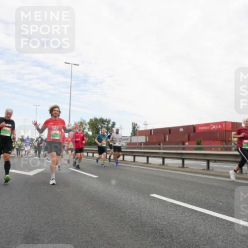 03.10.2025 - Köhlbrandbrückenlauf Matties Gatica Varas http://msf.ph/oto/9173054 03.10.2025 15:23:35 Position 3  meine-sportfotos.de