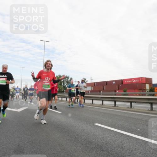 03.10.2025 - Köhlbrandbrückenlauf Matties Gatica Varas http://msf.ph/oto/9173055 03.10.2025 15:23:35 Position 3 441 meine-sportfotos.de