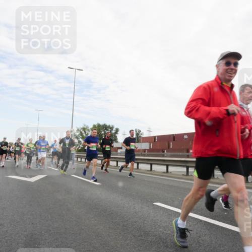 03.10.2025 - Köhlbrandbrückenlauf Matties Gatica Varas http://msf.ph/oto/9173060 03.10.2025 15:23:38 Position 3  meine-sportfotos.de