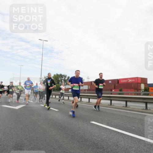 03.10.2025 - Köhlbrandbrückenlauf Matties Gatica Varas http://msf.ph/oto/9173062 03.10.2025 15:23:39 Position 3  meine-sportfotos.de