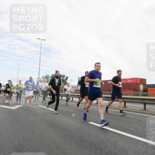 03.10.2025 - Köhlbrandbrückenlauf Matties Gatica Varas http://msf.ph/oto/9173063 03.10.2025 15:23:39 Position 3  meine-sportfotos.de