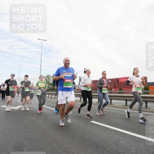 03.10.2025 - Köhlbrandbrückenlauf Matties Gatica Varas http://msf.ph/oto/9173067 03.10.2025 15:23:41 Position 3  meine-sportfotos.de