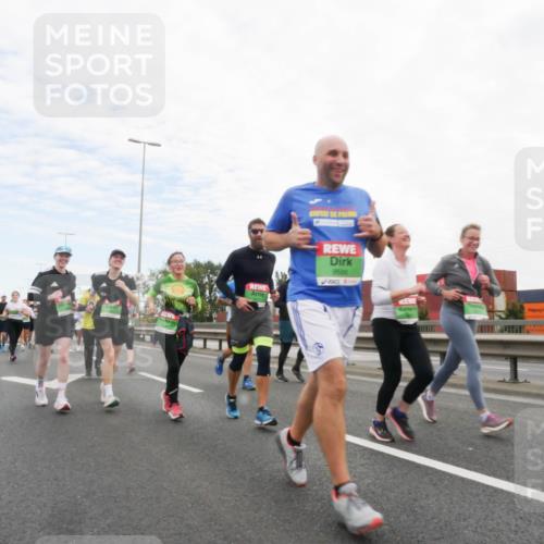 03.10.2025 - Köhlbrandbrückenlauf Matties Gatica Varas http://msf.ph/oto/9173068 03.10.2025 15:23:42 Position 3 9588 meine-sportfotos.de