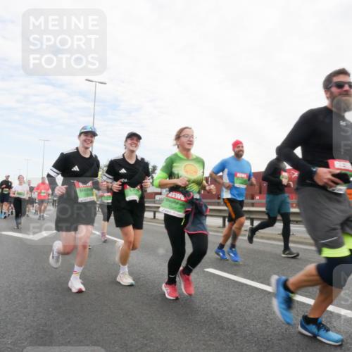 03.10.2025 - Köhlbrandbrückenlauf Matties Gatica Varas http://msf.ph/oto/9173070 03.10.2025 15:23:43 Position 3  meine-sportfotos.de