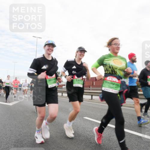 03.10.2025 - Köhlbrandbrückenlauf Matties Gatica Varas http://msf.ph/oto/9173071 03.10.2025 15:23:43 Position 3 78 meine-sportfotos.de