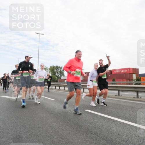 03.10.2025 - Köhlbrandbrückenlauf Matties Gatica Varas http://msf.ph/oto/9173079 03.10.2025 15:23:47 Position 3  meine-sportfotos.de