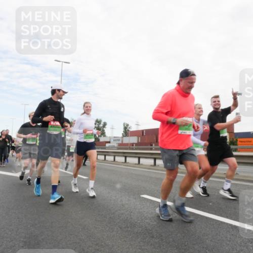 03.10.2025 - Köhlbrandbrückenlauf Matties Gatica Varas http://msf.ph/oto/9173080 03.10.2025 15:23:48 Position 3  meine-sportfotos.de
