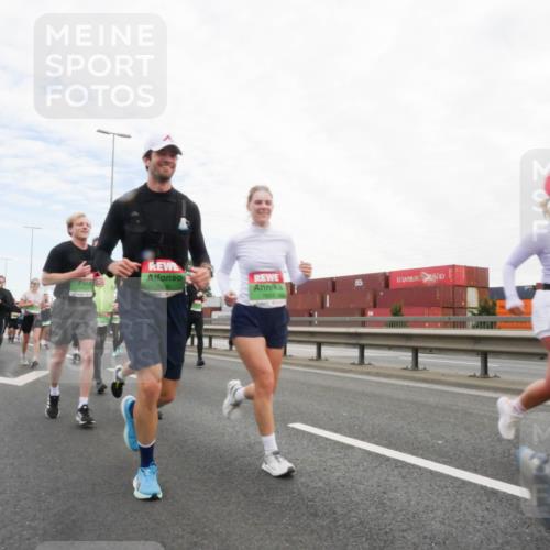 03.10.2025 - Köhlbrandbrückenlauf Matties Gatica Varas http://msf.ph/oto/9173081 03.10.2025 15:23:48 Position 3  meine-sportfotos.de