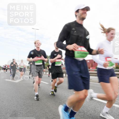 03.10.2025 - Köhlbrandbrückenlauf Matties Gatica Varas http://msf.ph/oto/9173082 03.10.2025 15:23:49 Position 3  meine-sportfotos.de