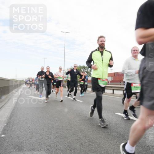 03.10.2025 - Köhlbrandbrückenlauf Matties Gatica Varas http://msf.ph/oto/9173084 03.10.2025 15:23:50 Position 3  meine-sportfotos.de