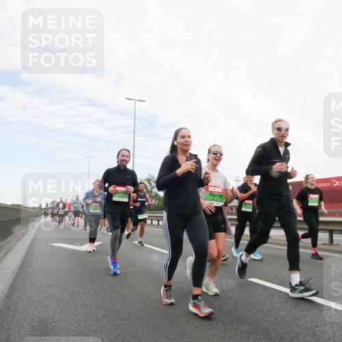 03.10.2025 - Köhlbrandbrückenlauf Matties Gatica Varas http://msf.ph/oto/9173087 03.10.2025 15:23:51 Position 3  meine-sportfotos.de