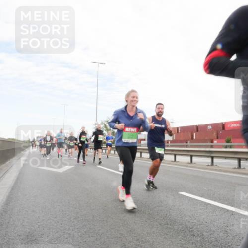 03.10.2025 - Köhlbrandbrückenlauf Matties Gatica Varas http://msf.ph/oto/9173090 03.10.2025 15:23:53 Position 3 9741 meine-sportfotos.de
