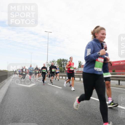 03.10.2025 - Köhlbrandbrückenlauf Matties Gatica Varas http://msf.ph/oto/9173091 03.10.2025 15:23:53 Position 3  meine-sportfotos.de