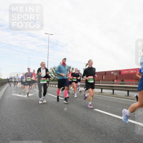 03.10.2025 - Köhlbrandbrückenlauf Matties Gatica Varas http://msf.ph/oto/9173098 03.10.2025 15:23:56 Position 3  meine-sportfotos.de