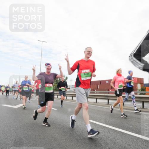 03.10.2025 - Köhlbrandbrückenlauf Matties Gatica Varas http://msf.ph/oto/9173102 03.10.2025 15:23:58 Position 3 8460 meine-sportfotos.de