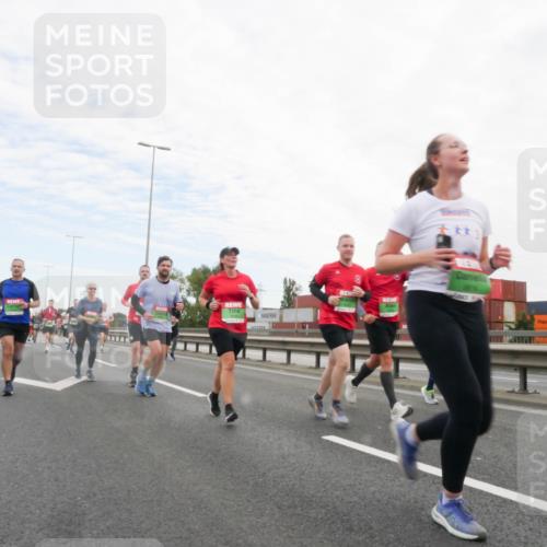 03.10.2025 - Köhlbrandbrückenlauf Matties Gatica Varas http://msf.ph/oto/9173109 03.10.2025 15:24:02 Position 3  meine-sportfotos.de