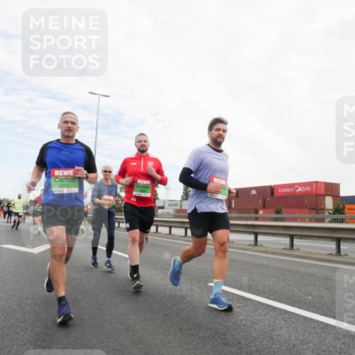 03.10.2025 - Köhlbrandbrückenlauf Matties Gatica Varas http://msf.ph/oto/9173112 03.10.2025 15:24:03 Position 3 8908 meine-sportfotos.de