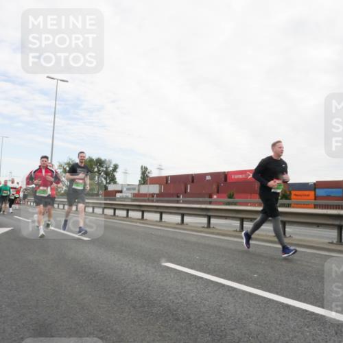 03.10.2025 - Köhlbrandbrückenlauf Matties Gatica Varas http://msf.ph/oto/9173116 03.10.2025 15:24:05 Position 3  meine-sportfotos.de