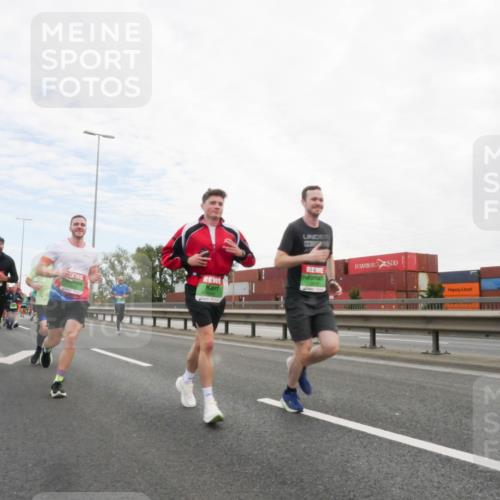 03.10.2025 - Köhlbrandbrückenlauf Matties Gatica Varas http://msf.ph/oto/9173119 03.10.2025 15:24:07 Position 3  meine-sportfotos.de