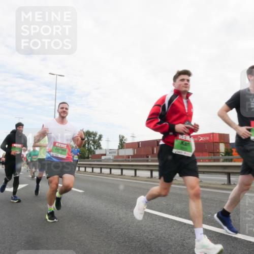 03.10.2025 - Köhlbrandbrückenlauf Matties Gatica Varas http://msf.ph/oto/9173120 03.10.2025 15:24:07 Position 3 7810 meine-sportfotos.de