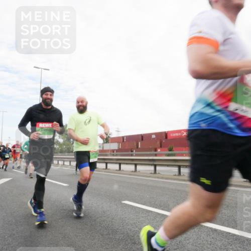 03.10.2025 - Köhlbrandbrückenlauf Matties Gatica Varas http://msf.ph/oto/9173122 03.10.2025 15:24:08 Position 3 7777 meine-sportfotos.de