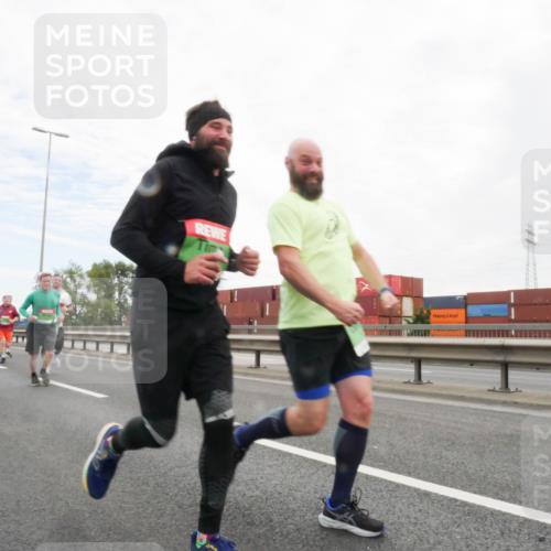 03.10.2025 - Köhlbrandbrückenlauf Matties Gatica Varas http://msf.ph/oto/9173123 03.10.2025 15:24:09 Position 3  meine-sportfotos.de
