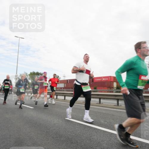 03.10.2025 - Köhlbrandbrückenlauf Matties Gatica Varas http://msf.ph/oto/9173128 03.10.2025 15:24:11 Position 3  meine-sportfotos.de