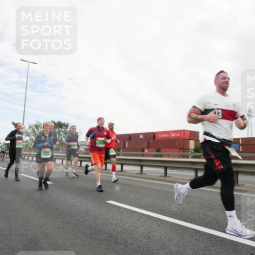 03.10.2025 - Köhlbrandbrückenlauf Matties Gatica Varas http://msf.ph/oto/9173129 03.10.2025 15:24:12 Position 3  meine-sportfotos.de