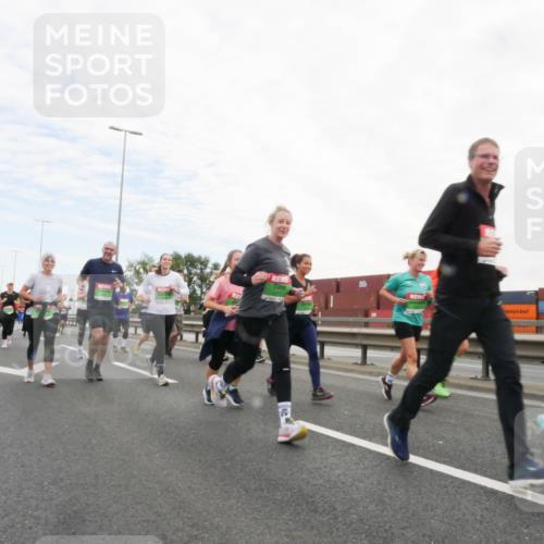 03.10.2025 - Köhlbrandbrückenlauf Matties Gatica Varas http://msf.ph/oto/9173144 03.10.2025 15:24:19 Position 3  meine-sportfotos.de