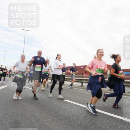03.10.2025 - Köhlbrandbrückenlauf Matties Gatica Varas http://msf.ph/oto/9173146 03.10.2025 15:24:20 Position 3  meine-sportfotos.de