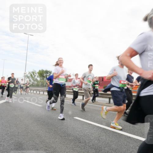03.10.2025 - Köhlbrandbrückenlauf Matties Gatica Varas http://msf.ph/oto/9173149 03.10.2025 15:24:21 Position 3  meine-sportfotos.de