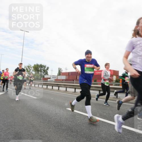 03.10.2025 - Köhlbrandbrückenlauf Matties Gatica Varas http://msf.ph/oto/9173151 03.10.2025 15:24:22 Position 3  meine-sportfotos.de
