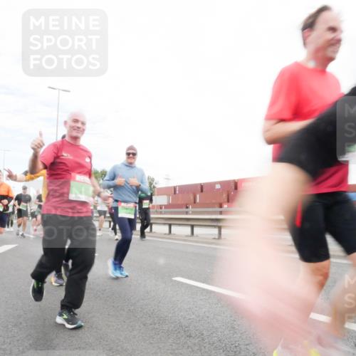 03.10.2025 - Köhlbrandbrückenlauf Matties Gatica Varas http://msf.ph/oto/9173176 03.10.2025 15:24:34 Position 3  meine-sportfotos.de