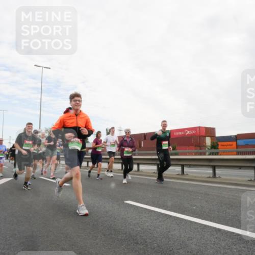 03.10.2025 - Köhlbrandbrückenlauf Matties Gatica Varas http://msf.ph/oto/9173179 03.10.2025 15:24:36 Position 3  meine-sportfotos.de