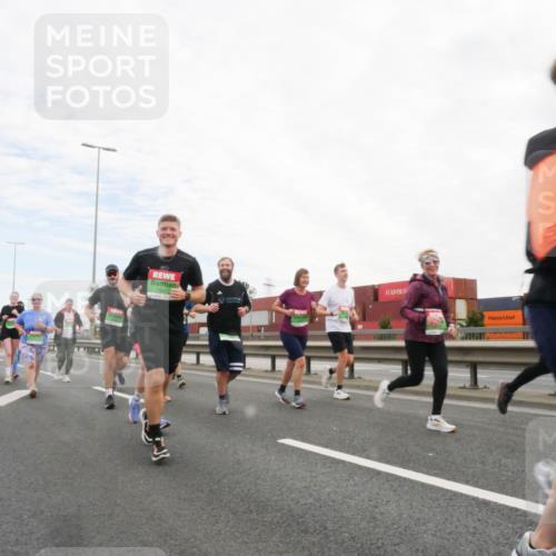 03.10.2025 - Köhlbrandbrückenlauf Matties Gatica Varas http://msf.ph/oto/9173181 03.10.2025 15:24:37 Position 3  meine-sportfotos.de