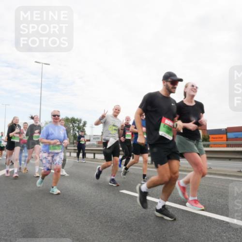 03.10.2025 - Köhlbrandbrückenlauf Matties Gatica Varas http://msf.ph/oto/9173185 03.10.2025 15:24:39 Position 3 8069 meine-sportfotos.de
