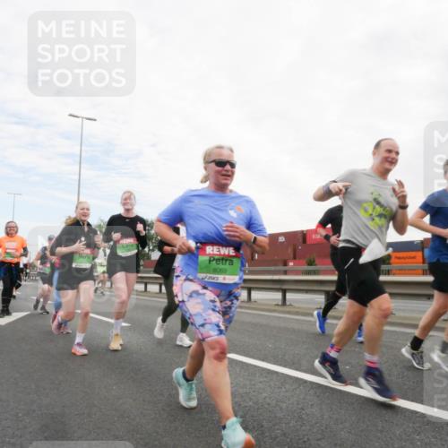 03.10.2025 - Köhlbrandbrückenlauf Matties Gatica Varas http://msf.ph/oto/9173187 03.10.2025 15:24:40 Position 3 8069 meine-sportfotos.de