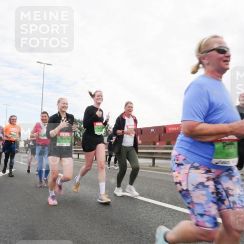 03.10.2025 - Köhlbrandbrückenlauf Matties Gatica Varas http://msf.ph/oto/9173188 03.10.2025 15:24:40 Position 3  meine-sportfotos.de