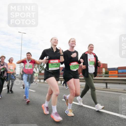 03.10.2025 - Köhlbrandbrückenlauf Matties Gatica Varas http://msf.ph/oto/9173189 03.10.2025 15:24:41 Position 3 7709 meine-sportfotos.de