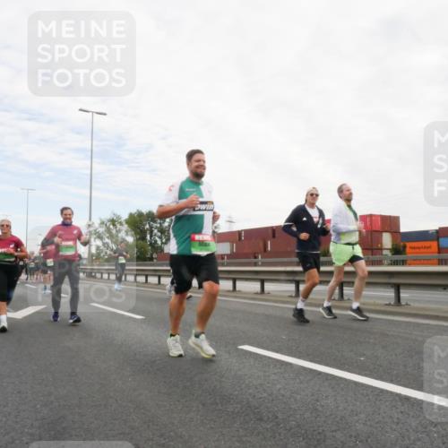 03.10.2025 - Köhlbrandbrückenlauf Matties Gatica Varas http://msf.ph/oto/9173195 03.10.2025 15:24:44 Position 3  meine-sportfotos.de