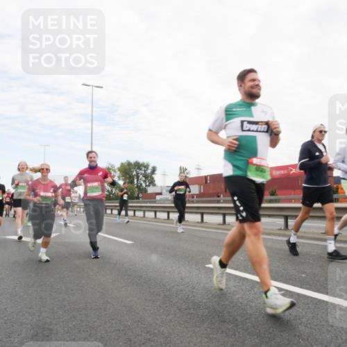 03.10.2025 - Köhlbrandbrückenlauf Matties Gatica Varas http://msf.ph/oto/9173196 03.10.2025 15:24:44 Position 3  meine-sportfotos.de