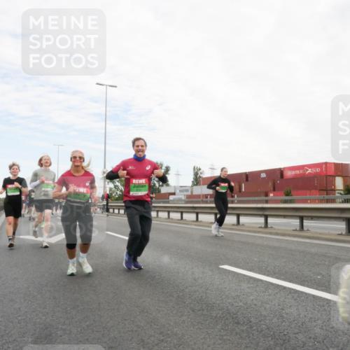 03.10.2025 - Köhlbrandbrückenlauf Matties Gatica Varas http://msf.ph/oto/9173197 03.10.2025 15:24:45 Position 3 9141 meine-sportfotos.de