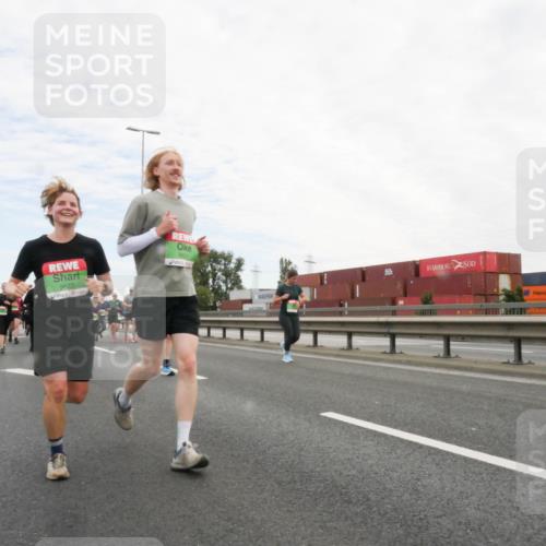 03.10.2025 - Köhlbrandbrückenlauf Matties Gatica Varas http://msf.ph/oto/9173200 03.10.2025 15:24:46 Position 3 9622 meine-sportfotos.de