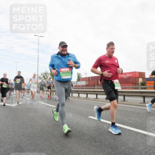 03.10.2025 - Köhlbrandbrückenlauf Matties Gatica Varas http://msf.ph/oto/9173204 03.10.2025 15:24:48 Position 3 9449 meine-sportfotos.de