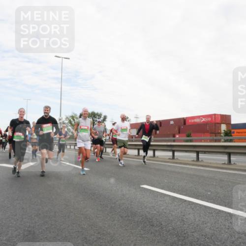 03.10.2025 - Köhlbrandbrückenlauf Matties Gatica Varas http://msf.ph/oto/9173206 03.10.2025 15:24:49 Position 3  meine-sportfotos.de