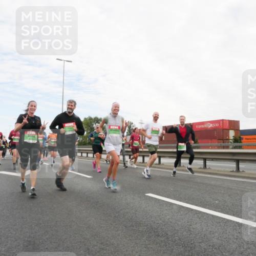 03.10.2025 - Köhlbrandbrückenlauf Matties Gatica Varas http://msf.ph/oto/9173207 03.10.2025 15:24:50 Position 3 10 meine-sportfotos.de