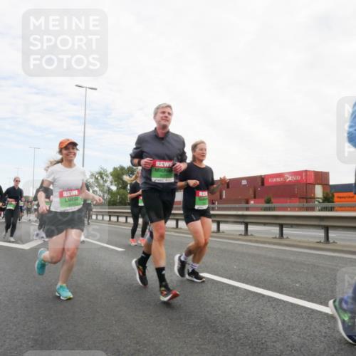 03.10.2025 - Köhlbrandbrückenlauf Matties Gatica Varas http://msf.ph/oto/9173215 03.10.2025 15:24:54 Position 3 8044 meine-sportfotos.de