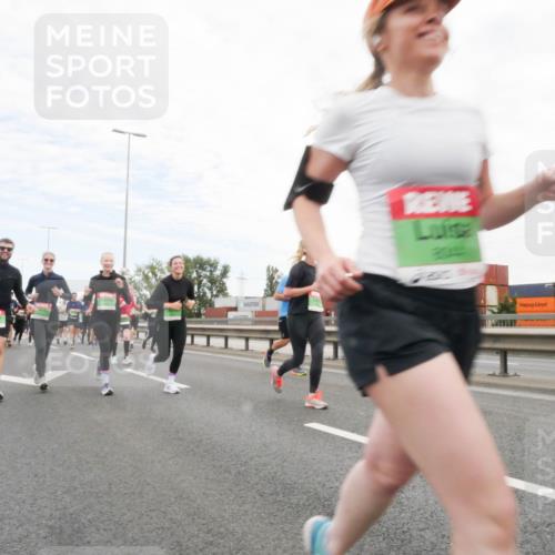 03.10.2025 - Köhlbrandbrückenlauf Matties Gatica Varas http://msf.ph/oto/9173217 03.10.2025 15:24:55 Position 3  meine-sportfotos.de